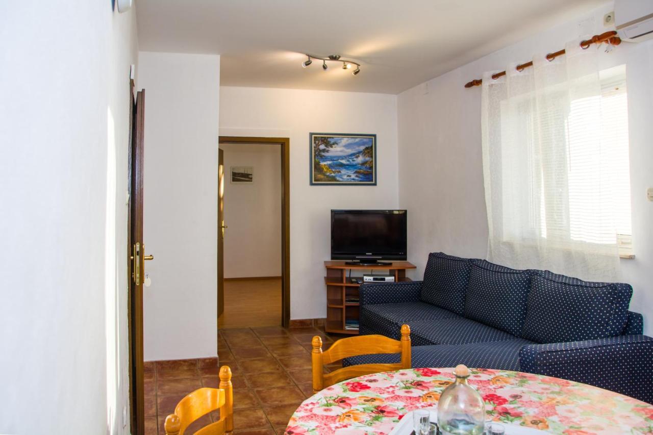 Apartments With A Parking Space Senj - 11520 ภายนอก รูปภาพ